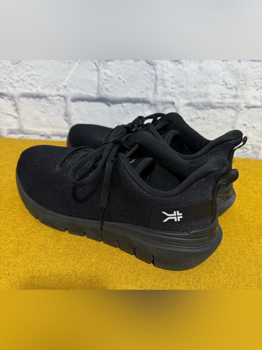 Men’s KURU Athletic Sneakers for Plantar Fasciitis, Black, Size 8.5